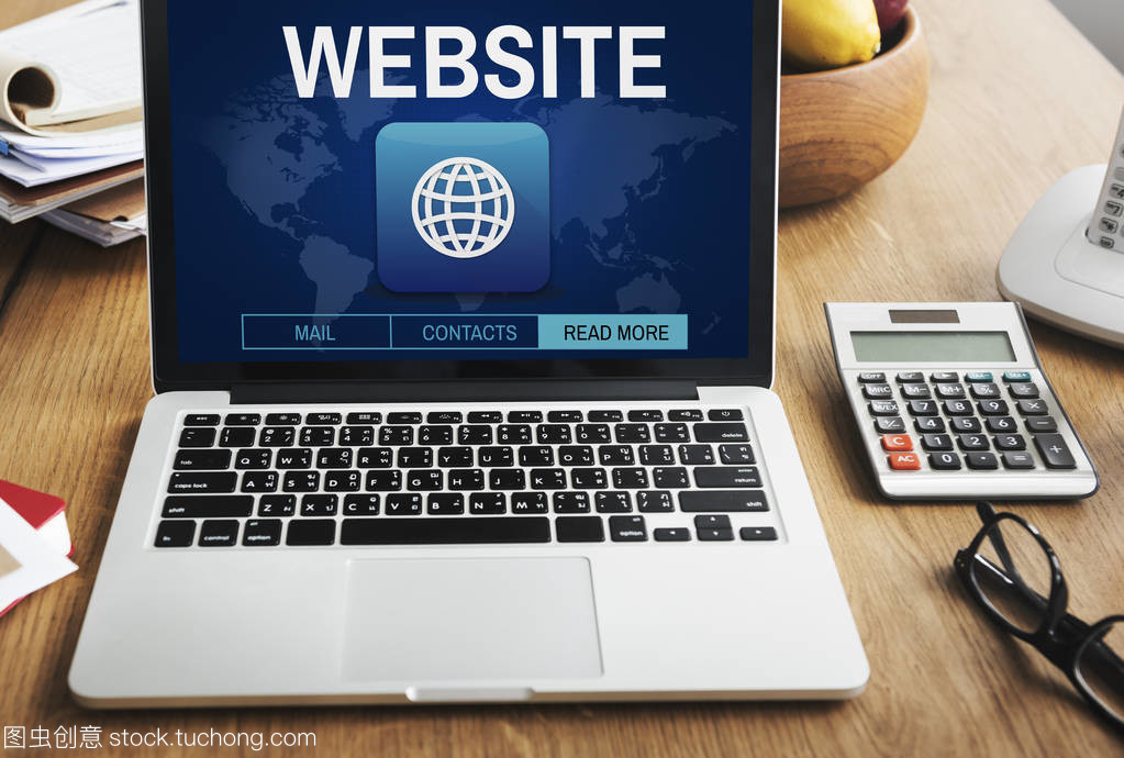 筆記本電腦屏幕上的文本與網(wǎng)頁設(shè)計(jì) 清晰易讀的用戶體驗(yàn)之道